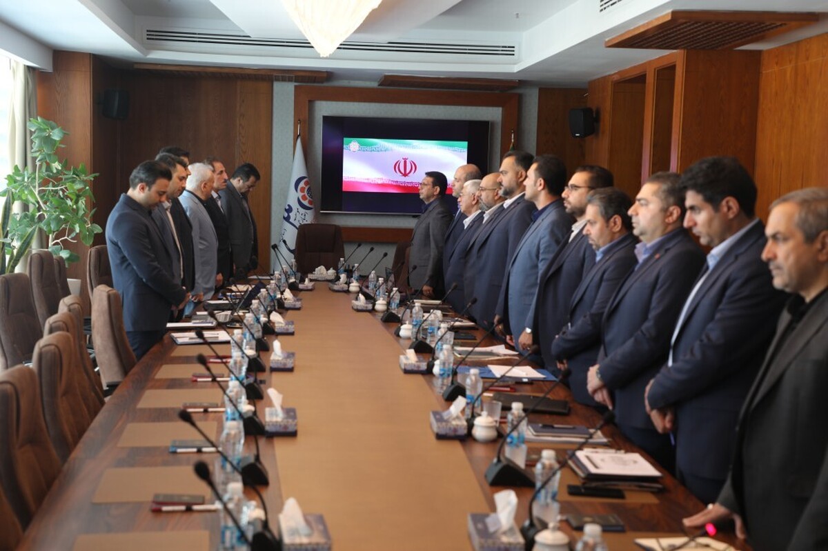 بررسی عملکرد شعب منطقه دو مؤسسه اعتباری ملل منتهی به پایان تیرماه ۱۴۰۴