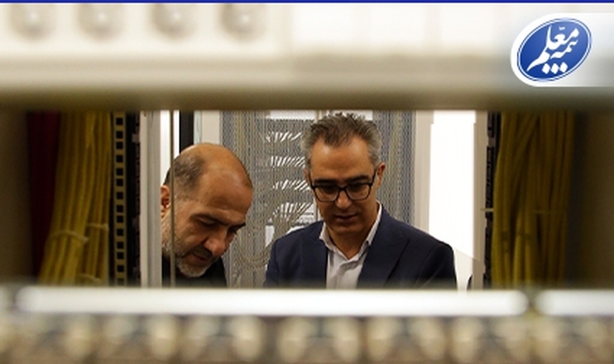 بازدید سرپرست بیمه معلم از نصب و راه اندازی مرکز داده جدید آن