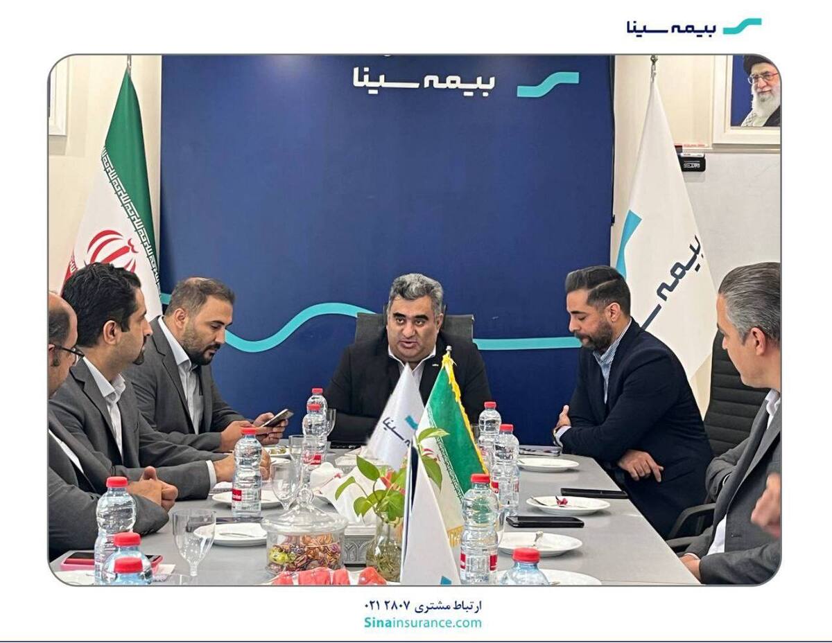 حضور سرپرست بیمه سینا در شعبه اصفهان