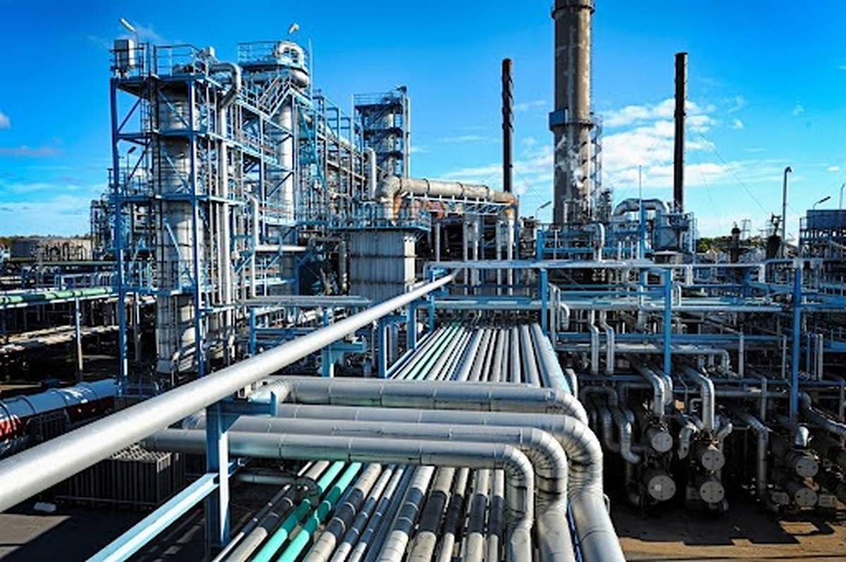 کمبود خوراک عدم‌النفع ۴ میلیارد دلاری به صنعت پتروشیمی تحمیل کرد/ احداث واحد‌های خالی و بدون خوراک توجیه اقتصادی دارد؟