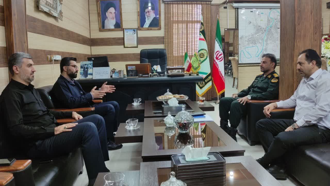 معاون منابع انسانی شرکت فولاد خوزستان با فرماندهان انتظامی اهواز دیدار نمود