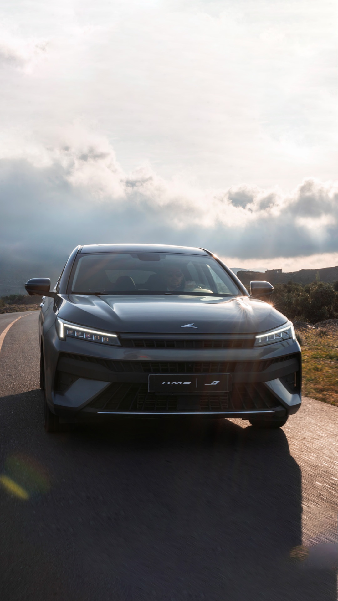 فروش نقد و اقساط KMC SR۳ و پیش‌فروش محصولات کی‌ام‌سی J۷ و T۹ 