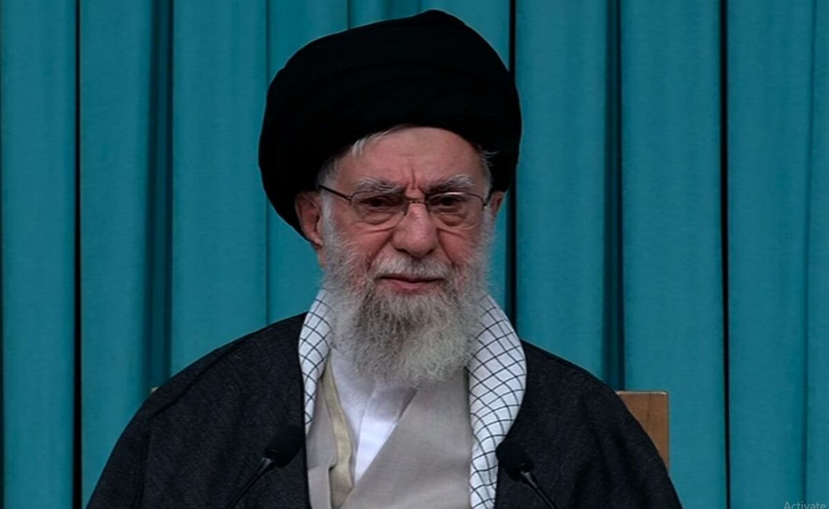 رهبر انقلاب: مذاکره با آمریکا در شرایط کنونی ضررهای بزرگی برای کشور دارد