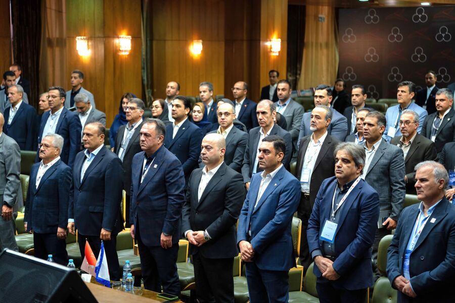 بازار سرمایه راهگشای صنعت خودرو / بحران نقدینگی میتواند تولید خودرو را متوقف کند بازار سرمایه راهگشای صنعت خودرو / بحران نقدینگی میتواند تولید خودرو را متوقف کند