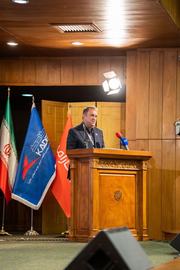 بازار سرمایه راهگشای صنعت خودرو / بحران نقدینگی میتواند تولید خودرو را متوقف کند بازار سرمایه راهگشای صنعت خودرو / بحران نقدینگی میتواند تولید خودرو را متوقف کند