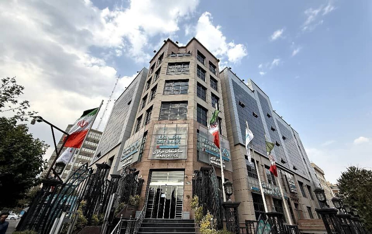 بانک دی: ادعای پرداخت شدن حقوق نجومی و وام ۴.۵ میلیارد تومانی اشتباه است 