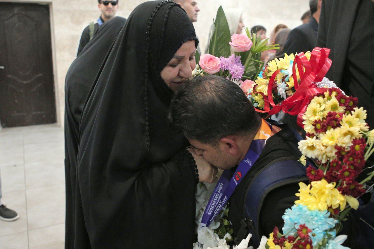 استقبال از قهرمان فولادی پرتاب نیزه جهان استقبال از قهرمان فولادی پرتاب نیزه جهان