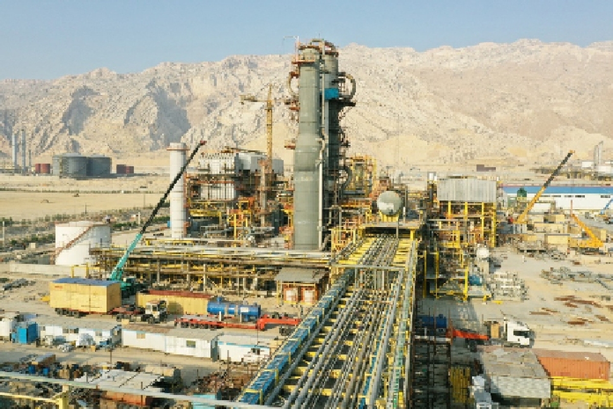 پتروشیمی هنگام؛ فروش محدود اما هدفمند آمونیاک در شهریورماه