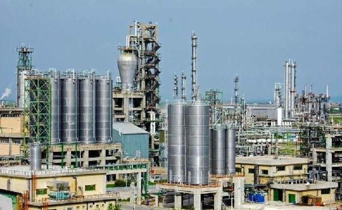 گام بزرگ پتروشیمی تبریز در توسعه پروژه پلی‌اتیلن سنگین با انتقال موفق پکیج اکسترودر