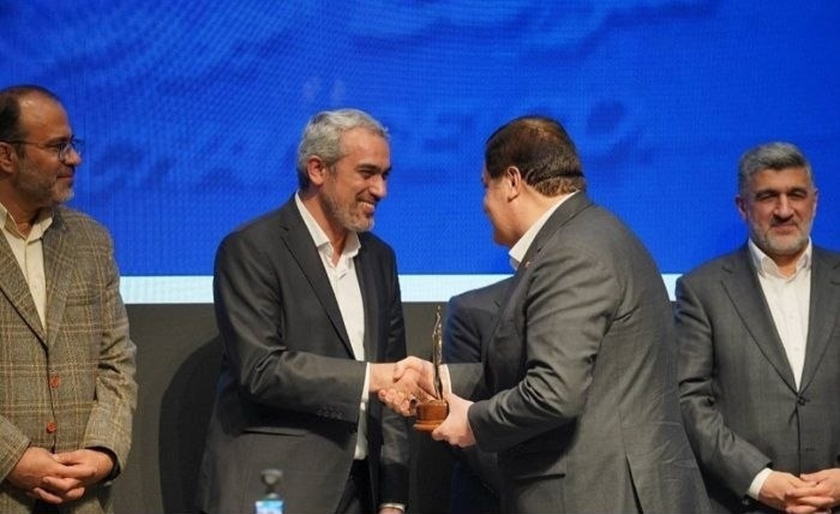 قدردانی وزیر اقتصاد از بانك ملت به عنوان بانك پیشگام بورس كالای ایران