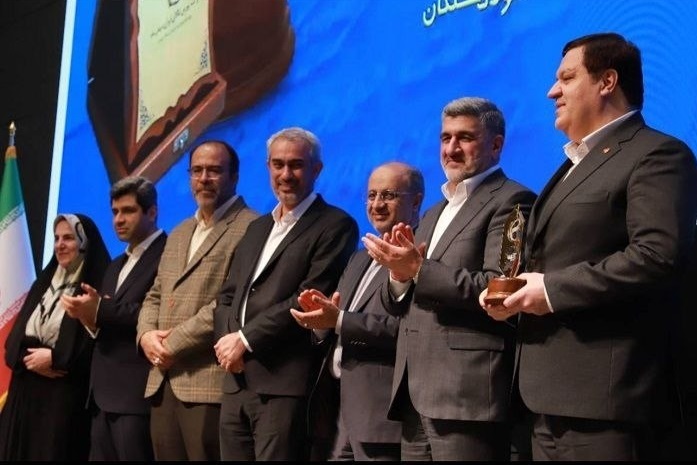 قدردانی وزیر اقتصاد از بانك ملت به عنوان بانك پیشگام بورس كالای ایران