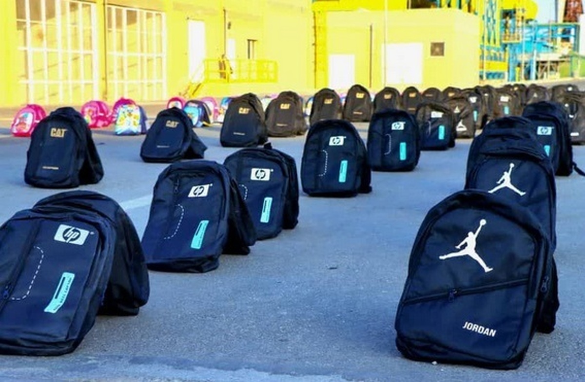 توزیع ۵۰۰ بسته نوشت‌افزار میان دانش‌آموزان نیازمند