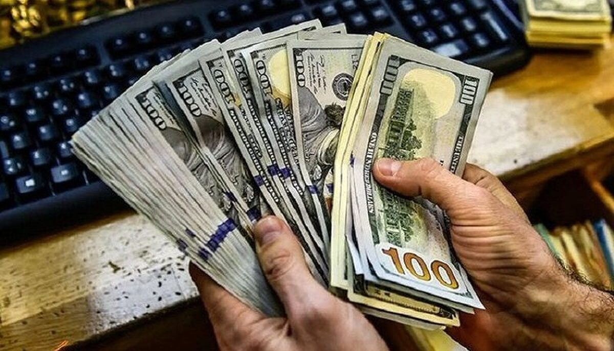 سه نگاه به آینده دلار؛ پیش‌بینی کارشناسان از قیمت دلار تا پایان سال