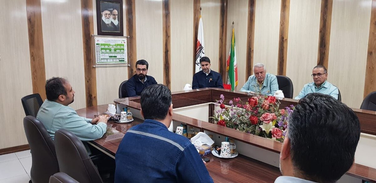 جلسه هم‌اندیشی با جمعی از ارائه دهندگان مقالات در سمپوزیوم فولاد کیش