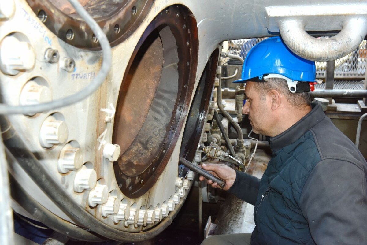 عملیات تعمیرات اساسی بویلر و بازديد مسیر داغ توربین واحد نیروگاه در پتروشیمی تبریز