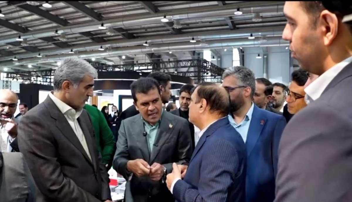 ویدیو / بازدید معاون علمی رئیس جمهور از غرفه پتروشیمی زاگرس در نمایشگاه فناوری‌های روزآمد ایران