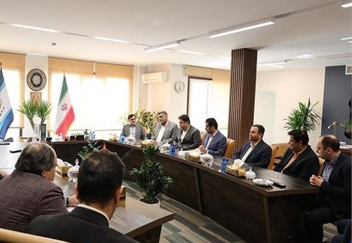 پتروشیمی امیرکبیر در مراسمی رسمی از مدیرعامل سابق تجلیل کرد