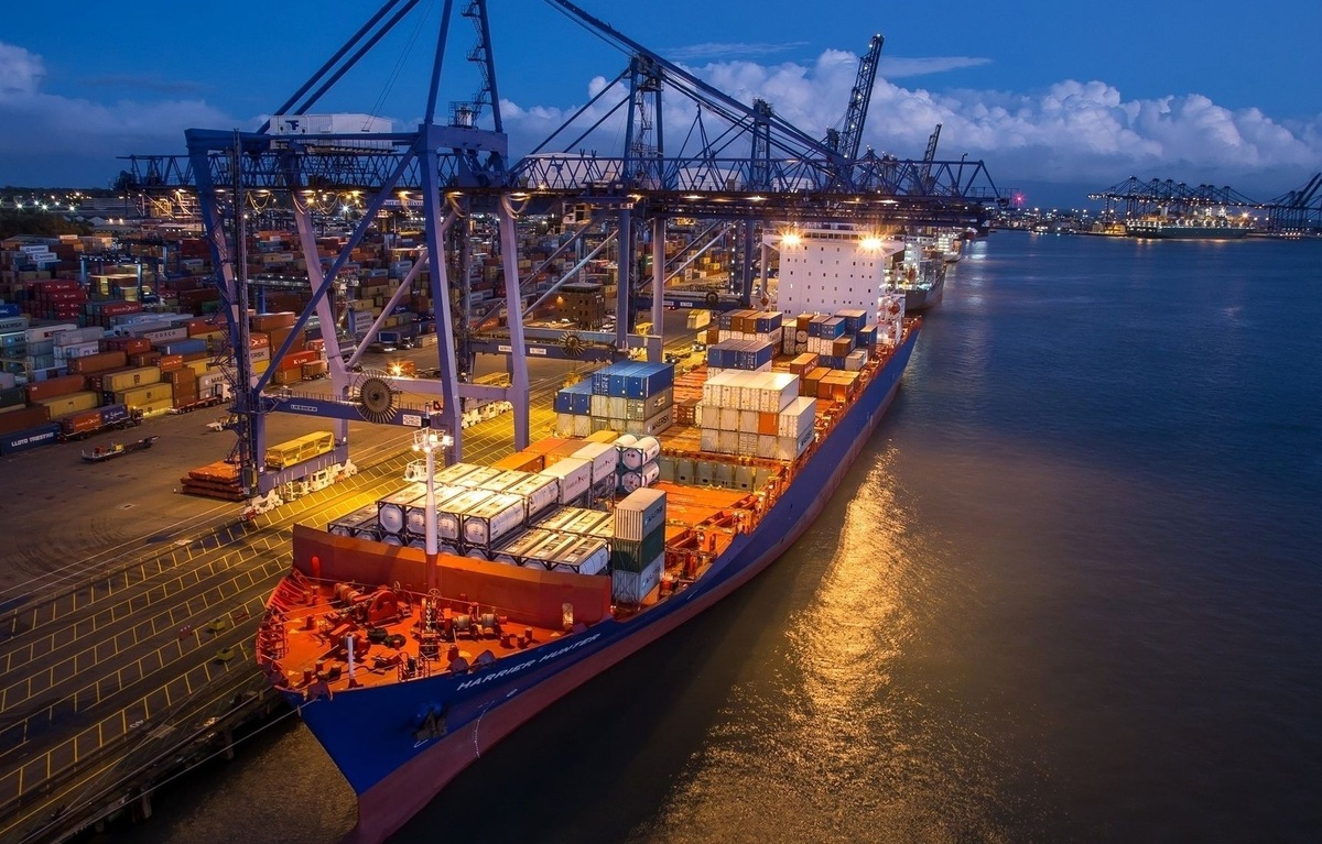 تراز تجاری ایران منفی شد/ دلیل چیست؟