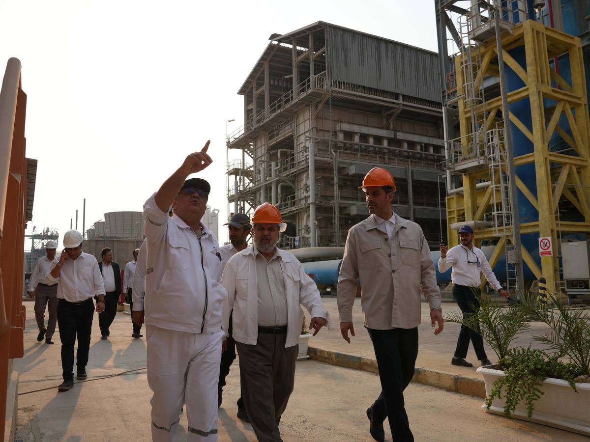 بازدید رئیس هیئت مدیره هلدینگ پتروفرهنگ از شرکت‌های مستقر در استان بوشهر