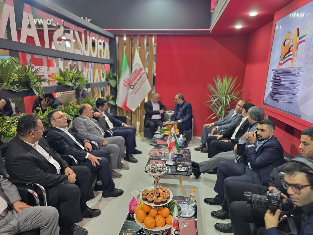 دست پُر فولاد اکسین خوزستان در سمپوزیوم و نمایشگاه فولاد فولاد ۱۴۰۴