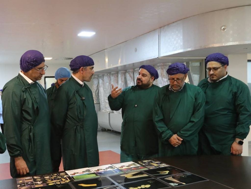 بازدید مدنی زاده از شرکت دانش‌بنیان همانندساز بافت کیش