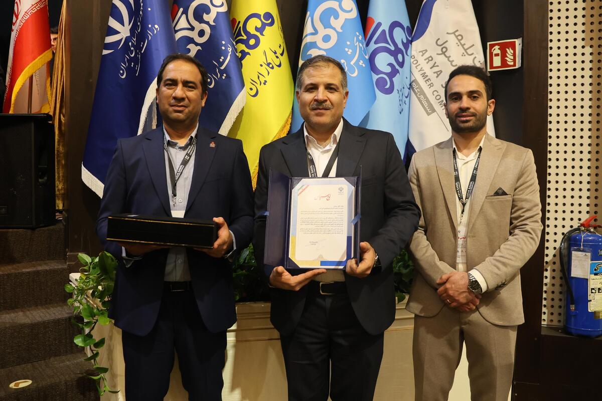 تندیس ویژه برترین عملکرد ایمنی فرآیند به پتروشیمی امیرکبیر اهدا شد