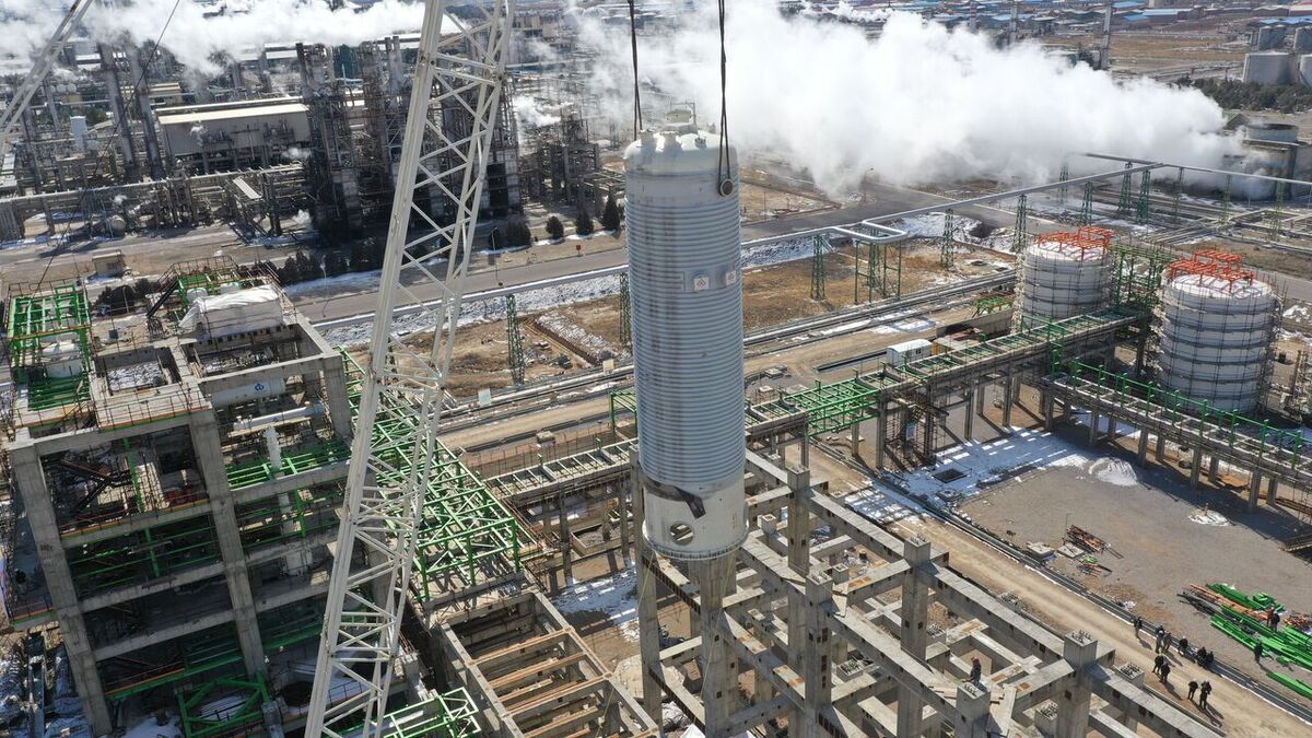 ظرفیت خالی صنعت پتروشیمی با تداوم مشکل تامین خوراک به ۳۰ میلیون تن می رسد