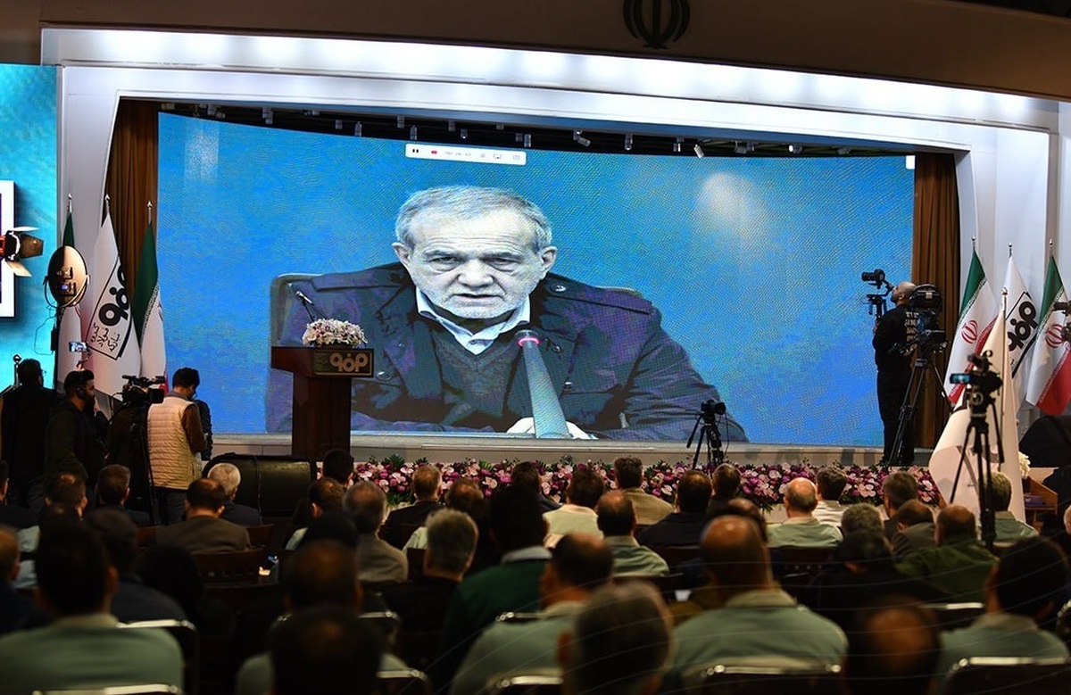 ابرپروژه انتقال آب دریا به فولاد مبارکه و صنایع بزرگ اصفهان توسط رئیس‌جمهور افتتاح شد