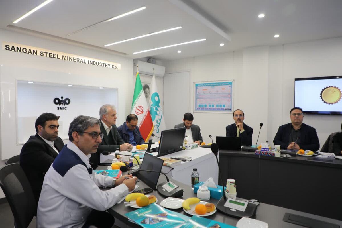  بازدید اعضای هیات مدیره ملی زمین و مسکن از فولاد سنگان