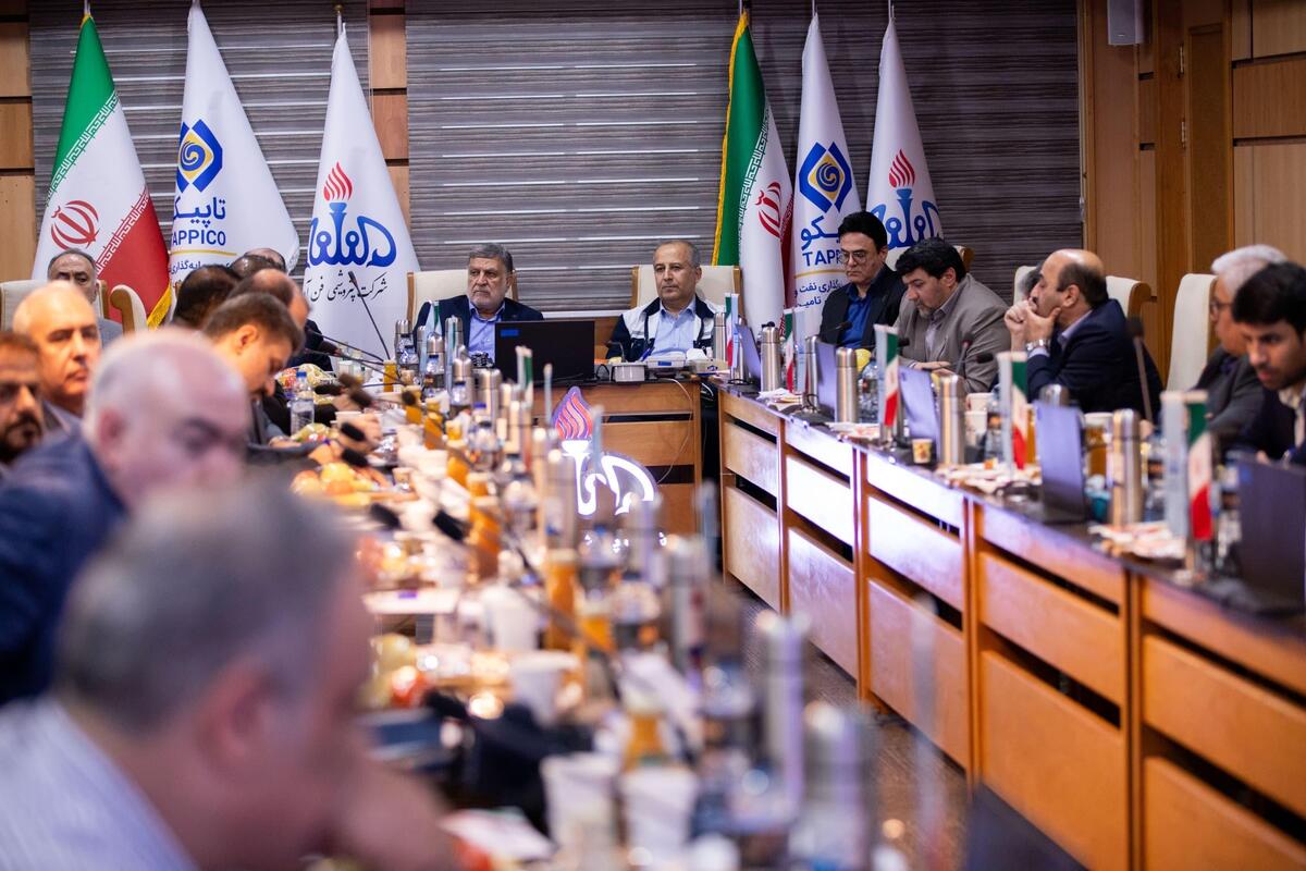 نشست بررسی چالش‌ها و رفع گلوگاه‌های پتروشیمی‌های تابعه تاپیکو به میزبانی پتروشیمی فن‌آوران برگزار شد