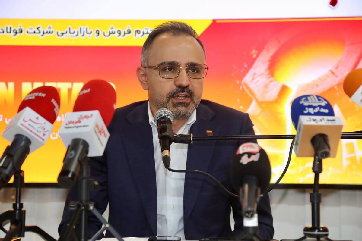 معاون فروش فولاد خوزستان: نرخی بودن ارز و معضل کارت‌های بازرگانی، چالش‌های مضاعف پیش‌روی فولادسازان است