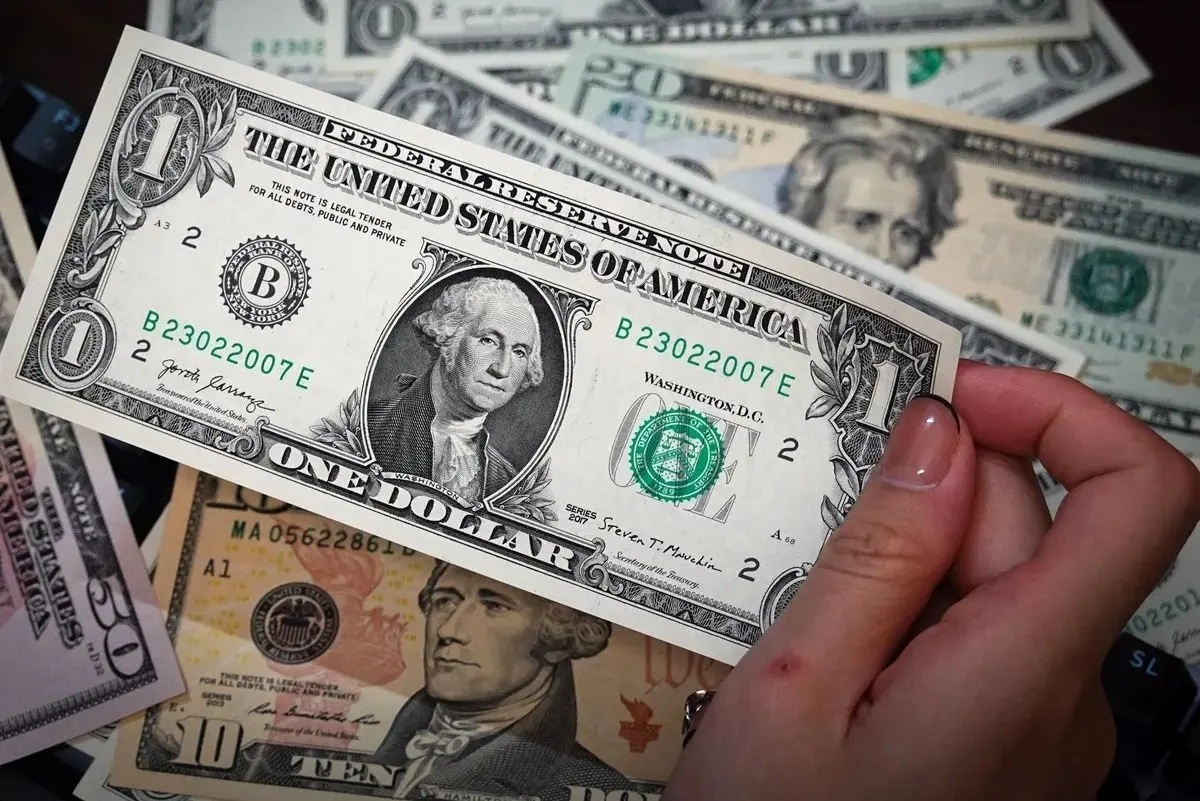 قیمت دلار و یورو در صرافی ملی امروز ۶ آذر ۱۴۰۴ / دلار ثابت ماند