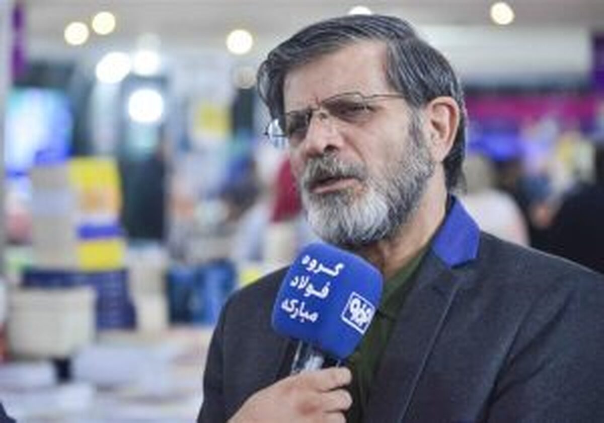 ناصر فیض: کتاب‌خوانی وظیفه ذاتی فولاد نیست، اما این‌گونه اقدامات فرهنگ‌ساز است/ حرکت فولاد مبارکه در ترویج کتاب‌خوانی ارزشمندتر از وظیفه‌ دستگاه‌های فرهنگی است