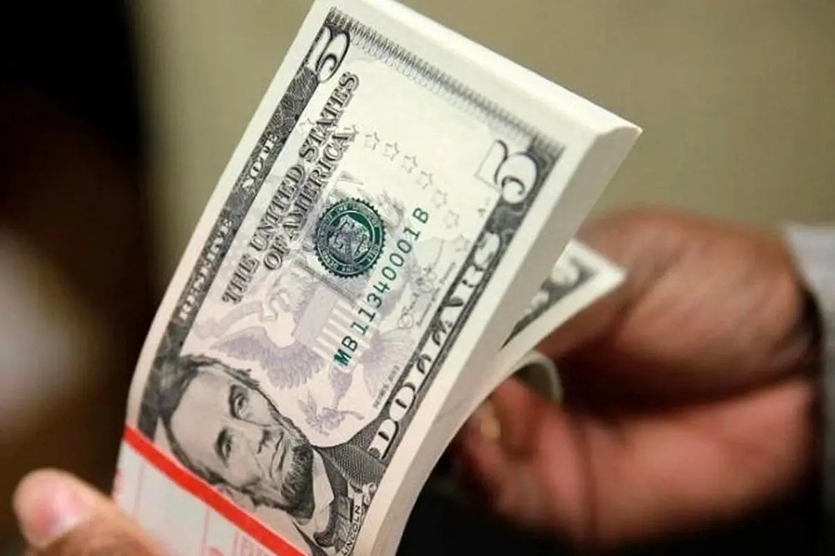 قیمت دلار و یورو در صرافی ملی امروز ۹ آذر ۱۴۰۴ / دلار گران شد