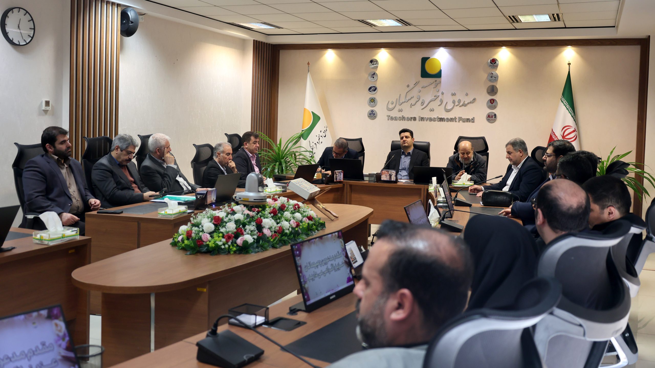 تداوم مسیر موفقیت در پتروفرهنگ؛ مراسم تودیع مدیرعامل هلدینگ ( گزارش تصویری)