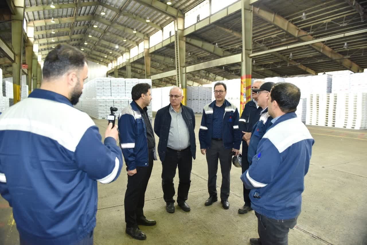 دیدار نوروزی مدیرعامل پتروشیمی تبریز با کارکنان نوبتکاری و قدردانی از تلاش‌های شبانه‌روزی در مسیر تولید
