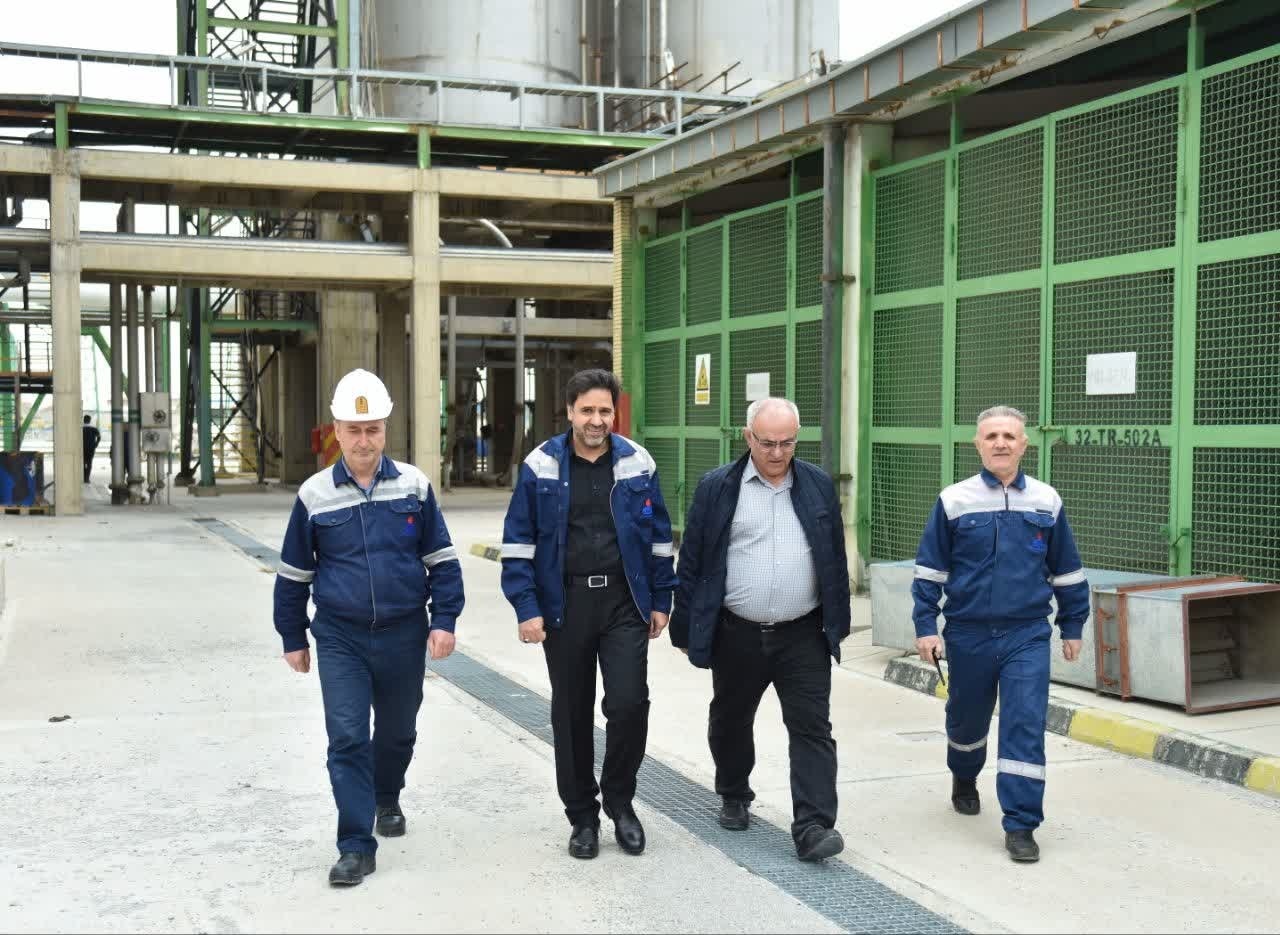 دیدار نوروزی مدیرعامل پتروشیمی تبریز با کارکنان نوبتکاری و قدردانی از تلاش‌های شبانه‌روزی در مسیر تولید