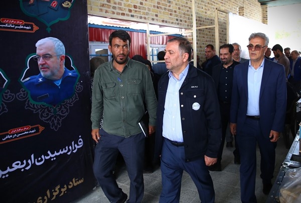تاکید مدیرعامل پتروشیمی شازند بر خدمترسانی شایسته به زائران اربعین حسینی تاکید مدیرعامل پتروشیمی شازند بر خدمترسانی شایسته به زائران اربعین حسینی