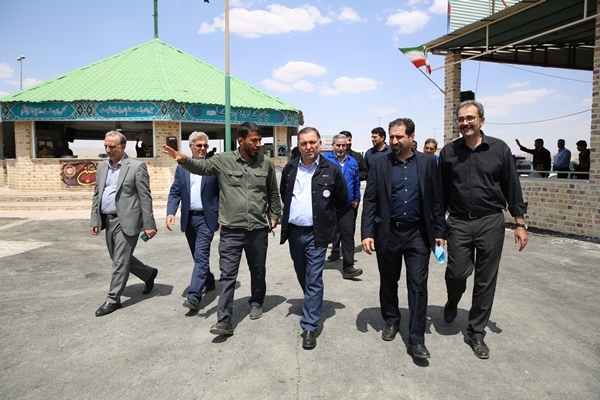 تاکید مدیرعامل پتروشیمی شازند بر خدمترسانی شایسته به زائران اربعین حسینی تاکید مدیرعامل پتروشیمی شازند بر خدمترسانی شایسته به زائران اربعین حسینی