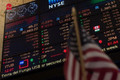 دود شدن ۲ هزار و ۲۰۰ میلیارد دلار ارزش شرکت‌های S&P۵۰۰ بورس آمریکا