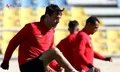 عکس بازیکنان پرسپولیس در مکه با لباس احرام / بازیکنان مسیحی پرسپولیس در ریاض ماند